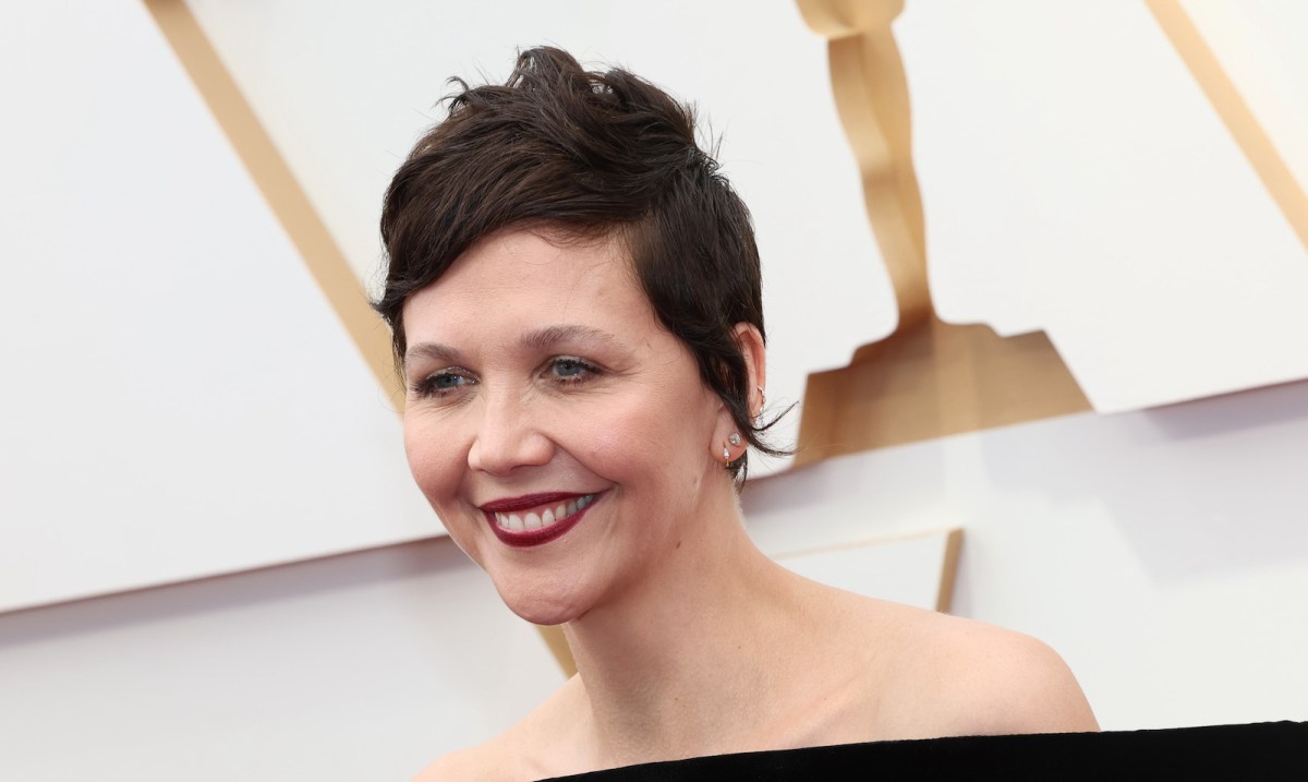 maggie gyllenhaal oscars 2022 meme red carpet