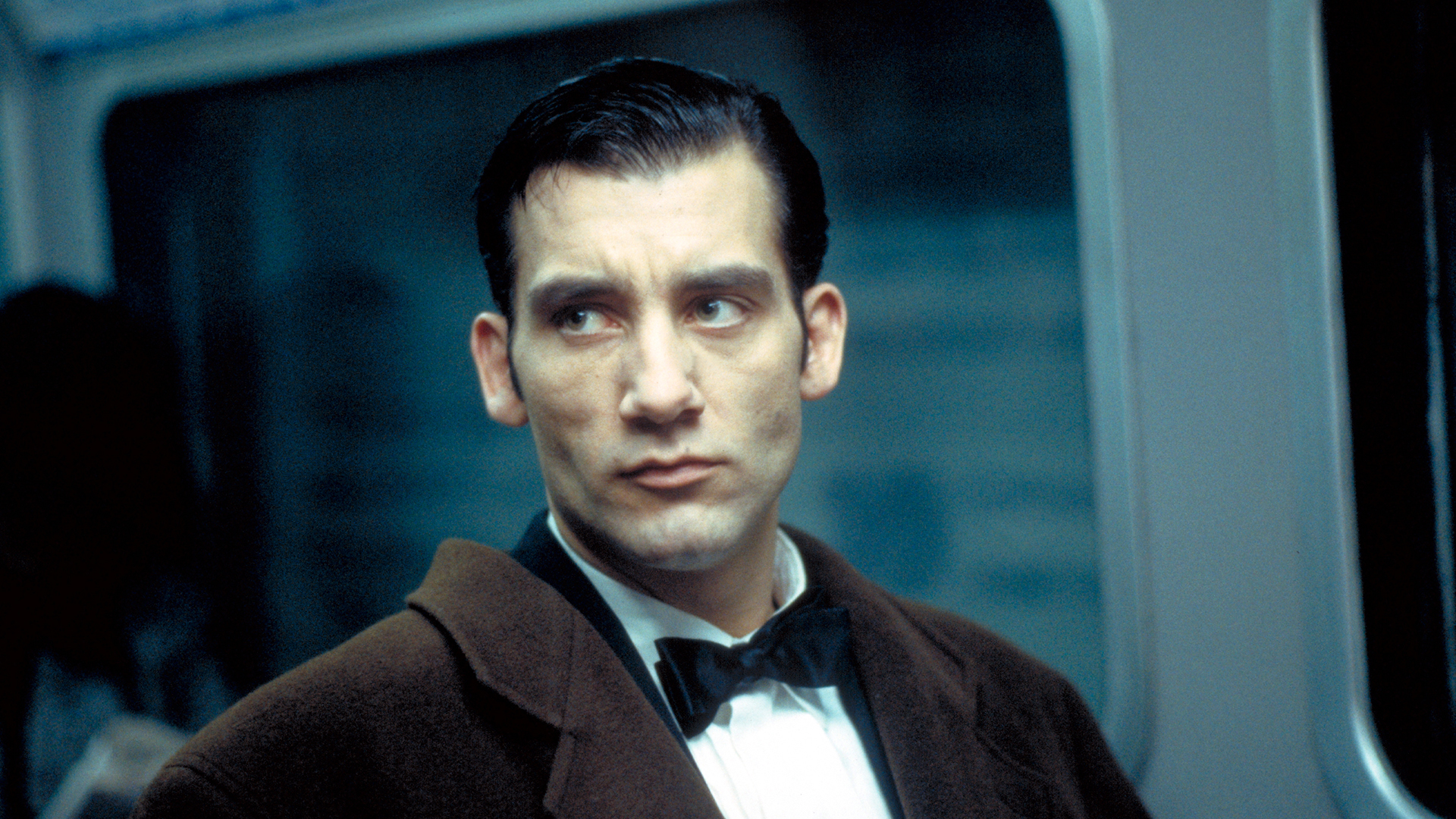 Clive Owen in Croupier (1998)