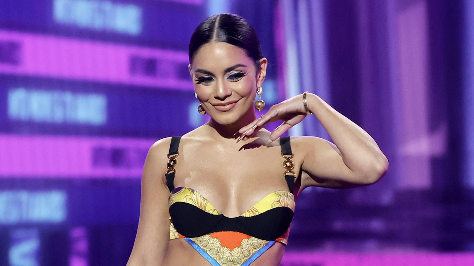 vanessa hudgens mtv movie tv awards 2022