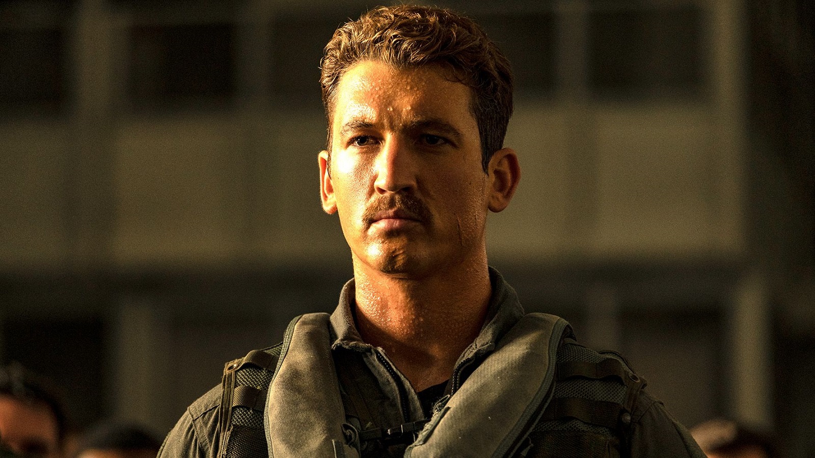 miles teller top gun maverick