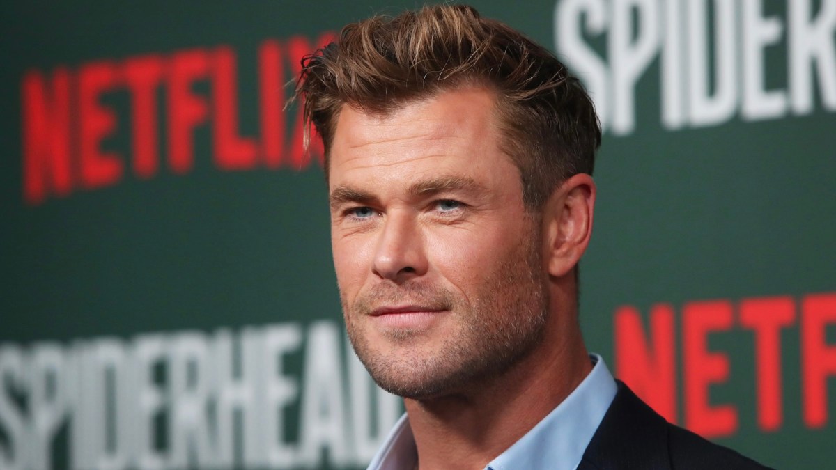 SYDNEY, AUSTRALIA - JUNE 11: Chris Hemsworth arrives at the red carpet screening of "Spiderhead" at The Entertainment Quarter on June 11, 2022 in Sydney, Australia.