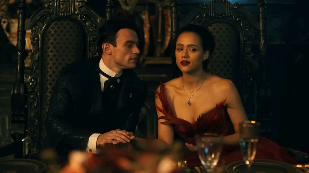 Nathalie Emmanuel and Thomas Doherty in The Invitation