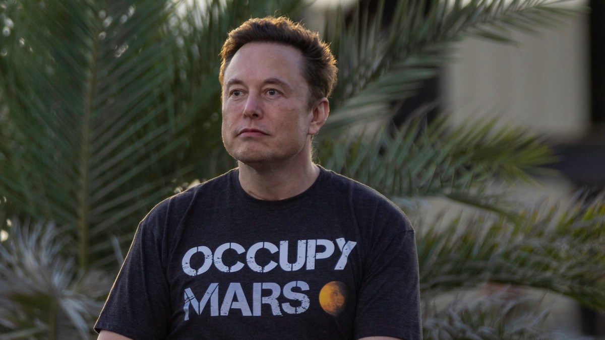 BOCA CHICA BEACH, TX - AUGUST 25: SpaceX founder Elon Musk during a T-Mobile and SpaceX joint event on August 25, 2022 in Boca Chica Beach, Texas. The two companies announced plans to work together to provide T-Mobile cellular service using Starlink satellites.