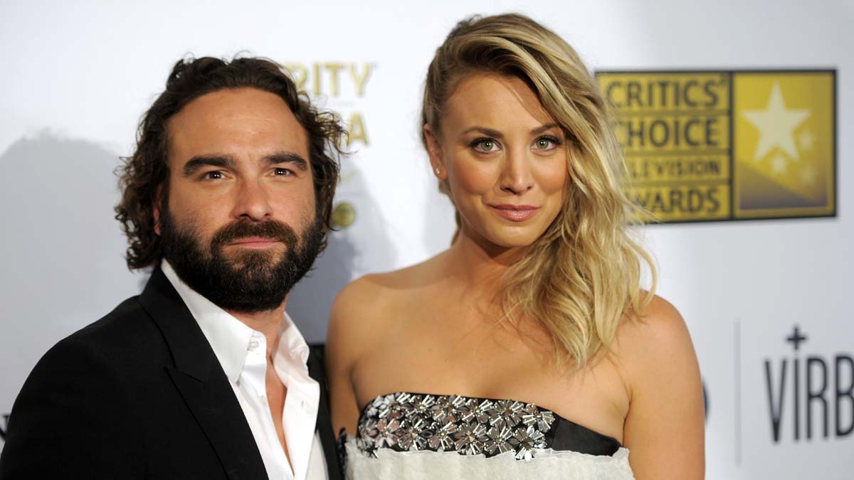 Kaley Cuoco and Johnny Galecki 