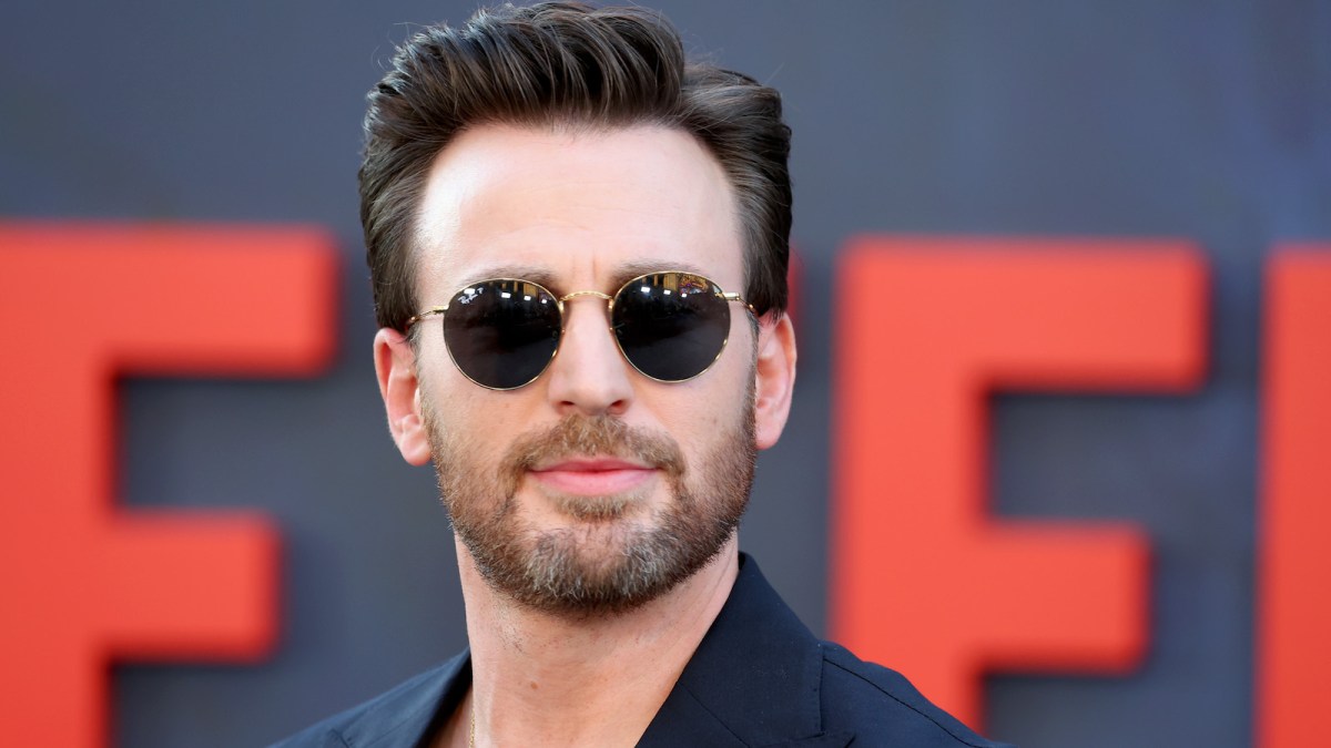 Chris Evans attends Netflix's "The Gray Man" Los Angeles Premiere at TCL Chinese Theatre on July 13, 2022 in Hollywood, California.