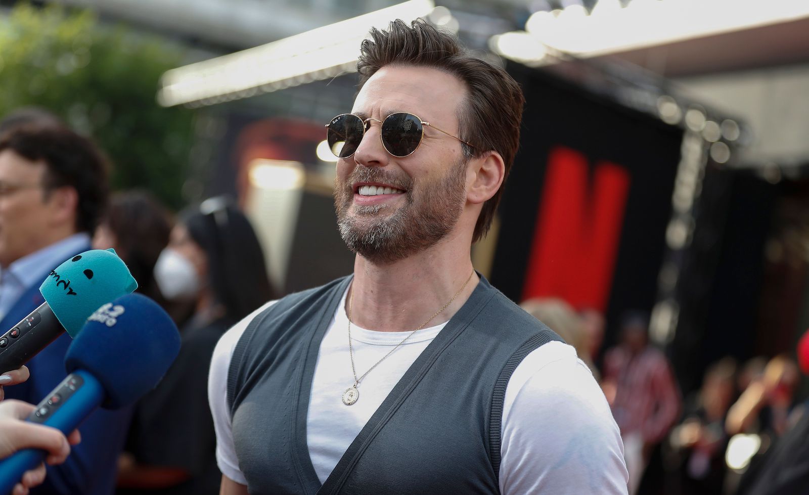 Chris Evans Netflix red carpet