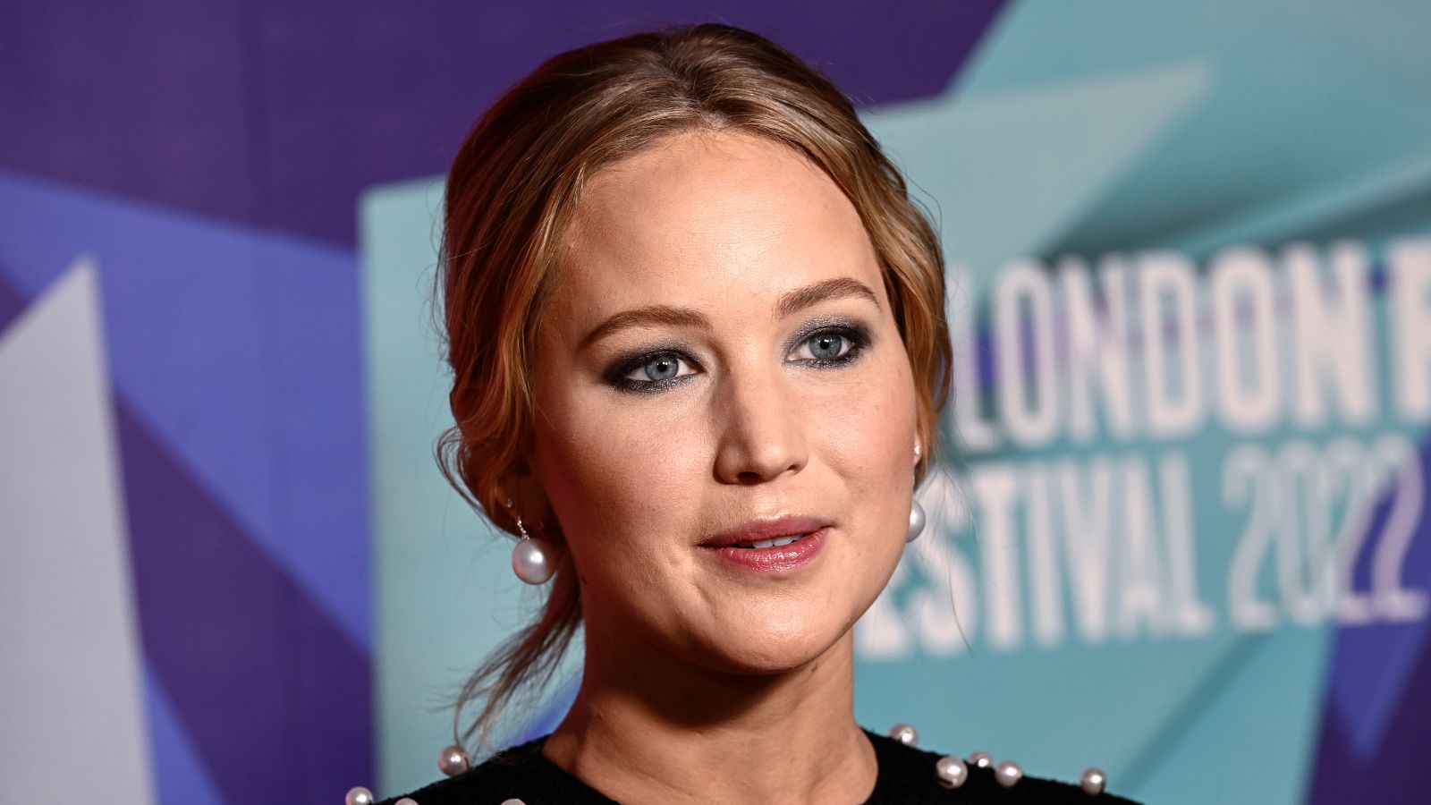 Jennifer Lawrence reveals the actors she got stoned with