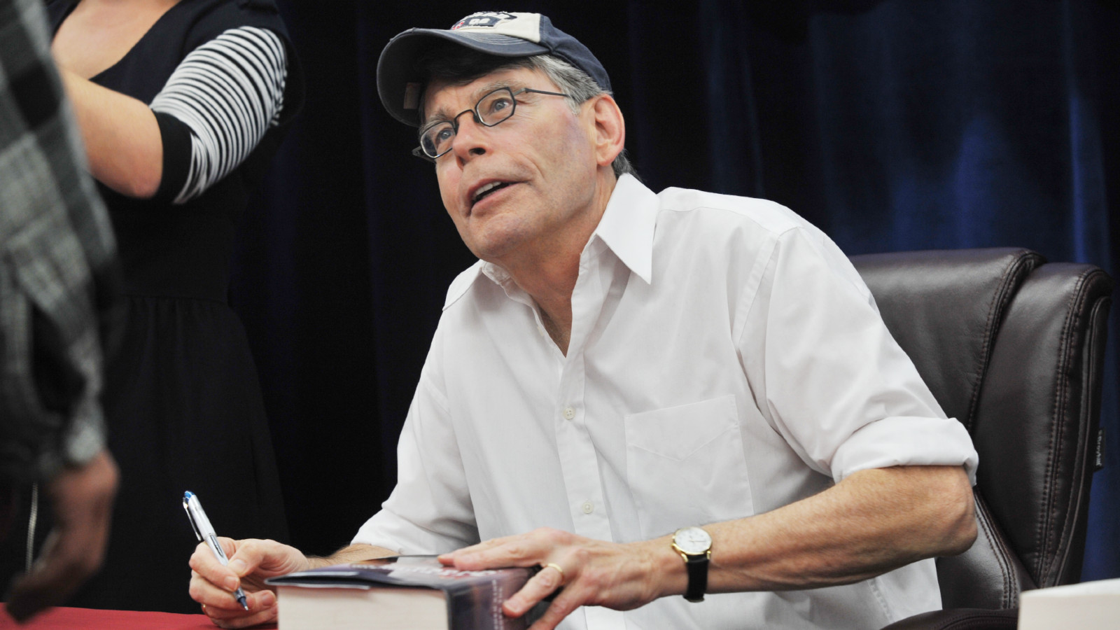 Stephen King promotes "Under The Dome" at the North Point Boulevard Walmart on November 11, 2009 in Dundalk, Maryland.