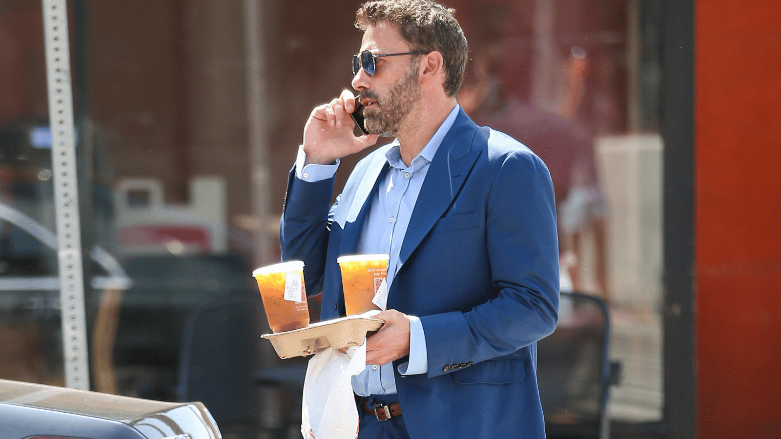 Ben Affleck ditches Dunkin' Donuts for Starbucks