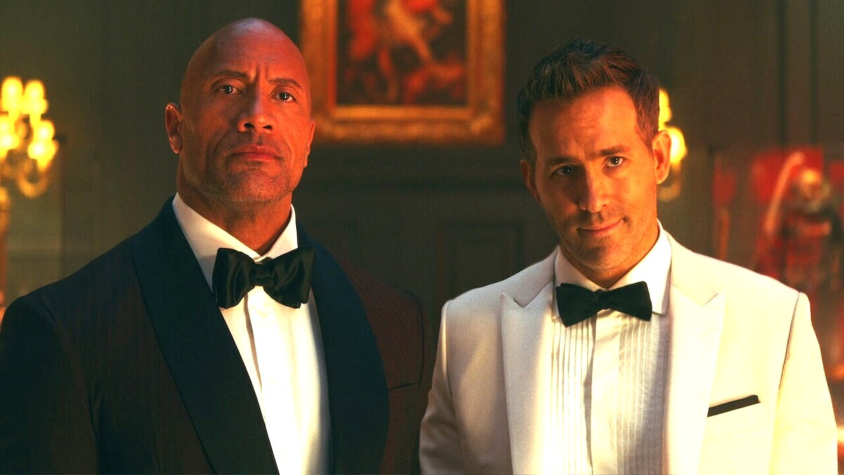 Dwayne Johnson and Ryan Reynolds in 'Red Notice'