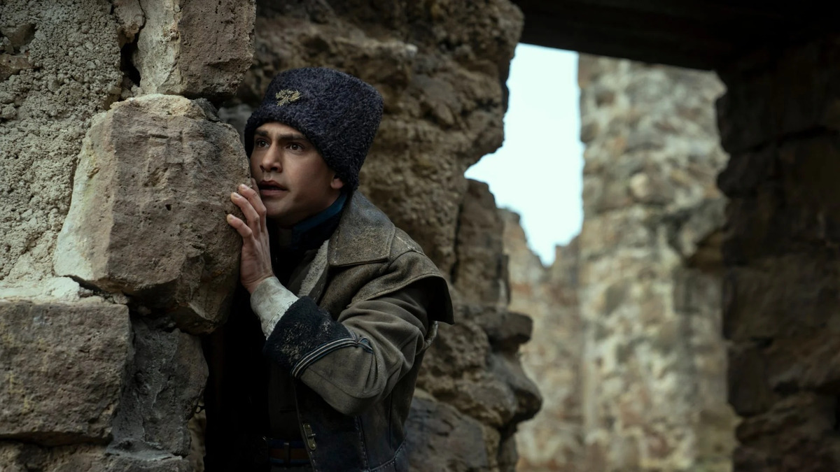 Luke Pasqualino as David Kostyk in 'Shadow and Bone'