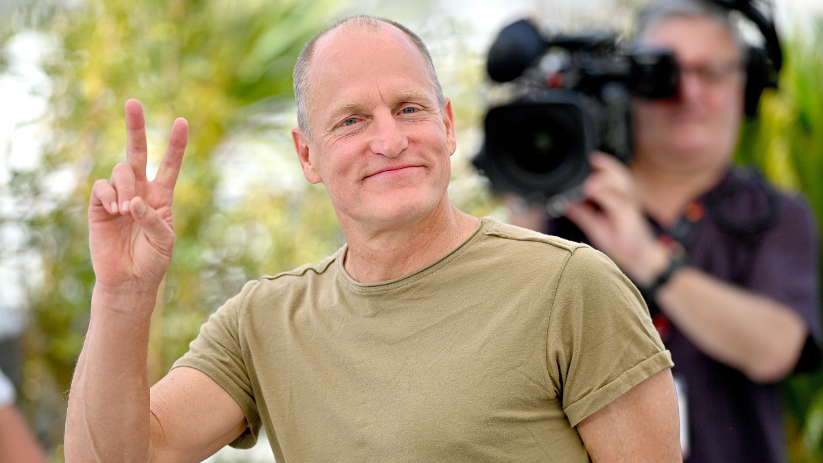 CANNES, FRANCE - MAY 22: Woody Harrelson attends the photocall for "Triangle Of Sadness" during the 75th annual Cannes film festival at Palais des Festivals on May 22, 2022 in Cannes, France.