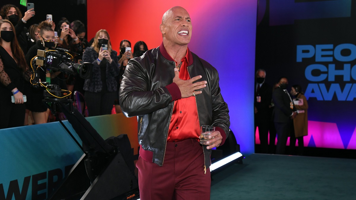 SANTA MONICA, CALIFORNIA - DECEMBER 07: Dwayne Johnson attends the People's Choice Awards at Barker Hangar on December 07, 2021 in Santa Monica, California.