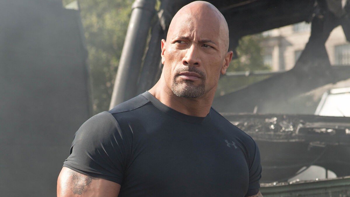 Dwayne Johnson as Luke Hobbs in fast and Furious (1)