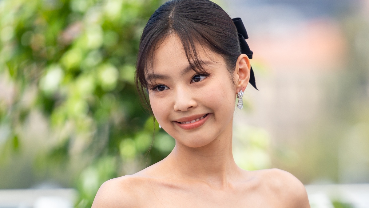 CANNES, FRANCE - MAY 23: Jennie Ruby Jane attends "The Idol" photocall at the 76th annual Cannes film festival at Palais des Festivals on May 23, 2023 in Cannes, France.