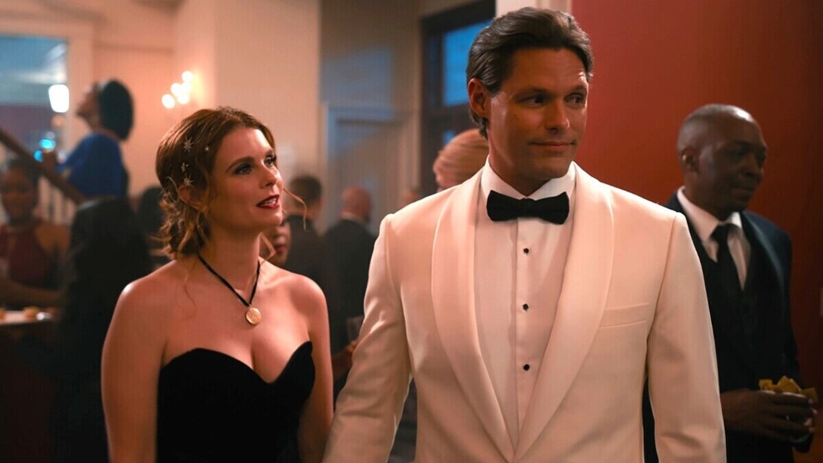 JoAnna Garcia Swisher as Maddie and Justin Bruening as Cal in 'Sweet Magnolias' 