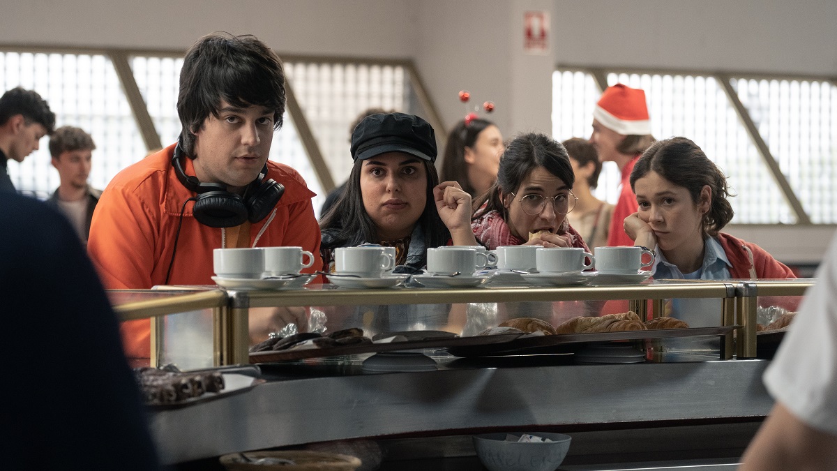 MEET CUTE (L to R) CARLOS GONZÁLEZ as DA, BLANCA MARTÍNEZ RODRIGUEZ as JIMENA, ROSER VILAJOSANA as ADRI, GEORGINA AMORÓS as IRENE in episode 04 of MEET CUTE.