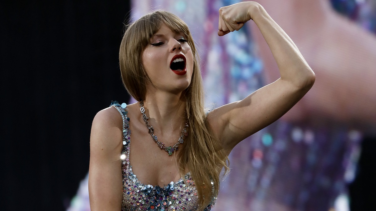 CHICAGO, ILLINOIS - JUNE 02: EDITORIAL USE ONLY. Taylor Swift performs onstage during "Taylor Swift | The Eras Tour" at Soldier Field on June 02, 2023 in Chicago, Illinois.